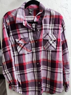 Eddie Bauer Plaid Flannel Button-Up Shirt in Purple & Pink.  XL size